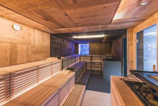 Schlosshotel Spa Ischgl sauna in oak