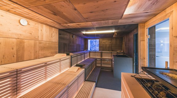 Schlosshotel Spa Ischgl sauna in oak