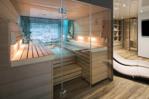 The individually designed interior of the KLAFS sauna is determined by clear shapes, simple elegance and perfect workmanship.