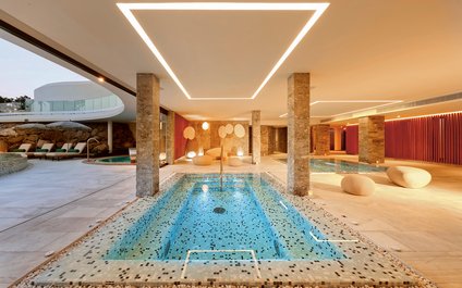 KLAFS hotel reference pool © Hard Rock Hotel Tenerife Rainer Taepper, Architectural Photography